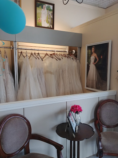 Distinct Elegance Bridal Boutique, 608 Cedar St, Cedar Hill, TX 75104, USA, 