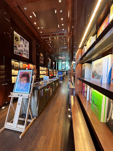 Book Store «TASCHEN Store Beverly Hills», reviews and photos, 354 N Beverly Dr, Beverly Hills, CA 90210, USA
