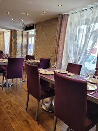 Atmosphère du Restaurant français La Croix Blanche à Donnemarie-Dontilly - n°4