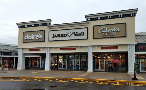 Outlet Mall «Tanger Outlet Riverhead», reviews and photos, 200 Tanger Mall Dr, Riverhead, NY 11901, USA