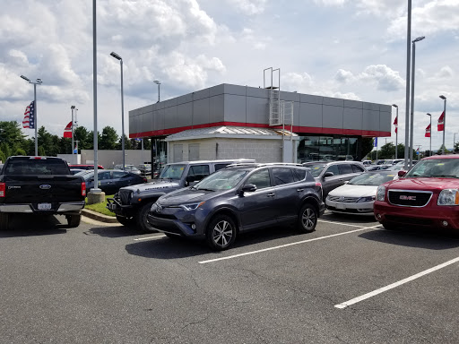 Used Car Dealer «DARCARS Used Car Center», reviews and photos, 1040 W Patrick St, Frederick, MD 21701, USA