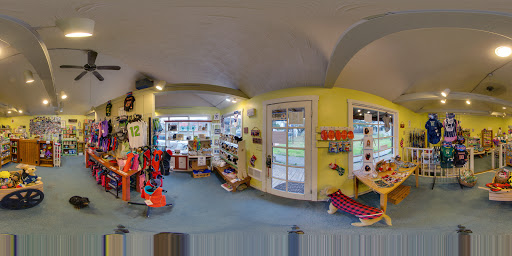 Pet Supply Store «Puppy Love By the Sea», reviews and photos, 271 N Hemlock St, Cannon Beach, OR 97110, USA