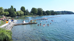 Fotografie cu Oltrelago Beach cu nivelul de curățenie destul de curat