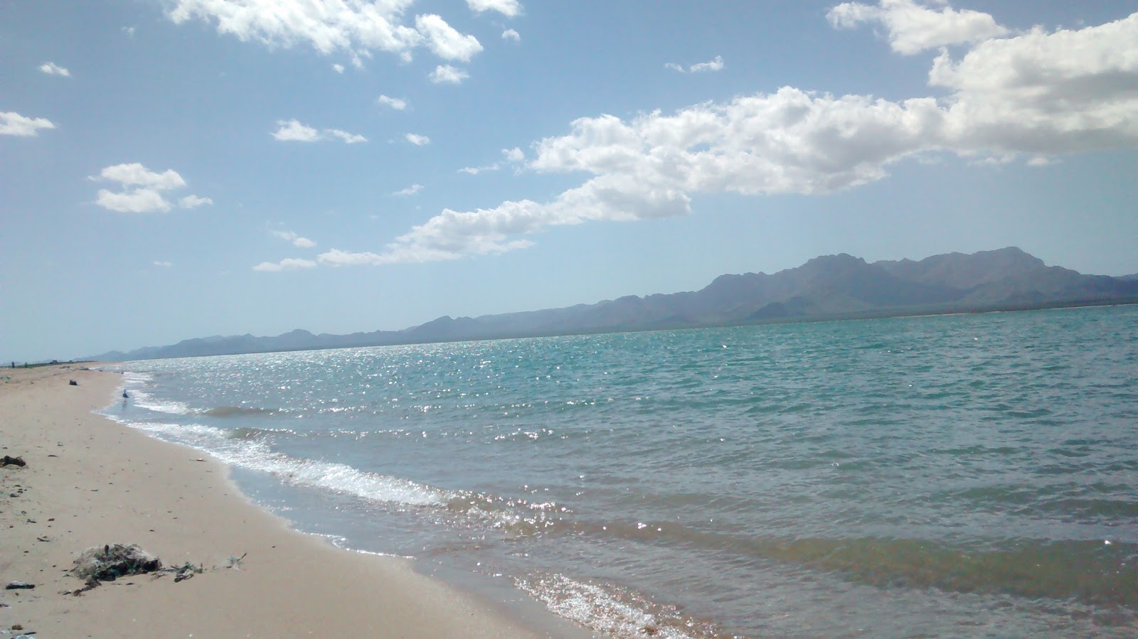 Foto de Playa Chueca con parcialmente limpio nivel de limpieza