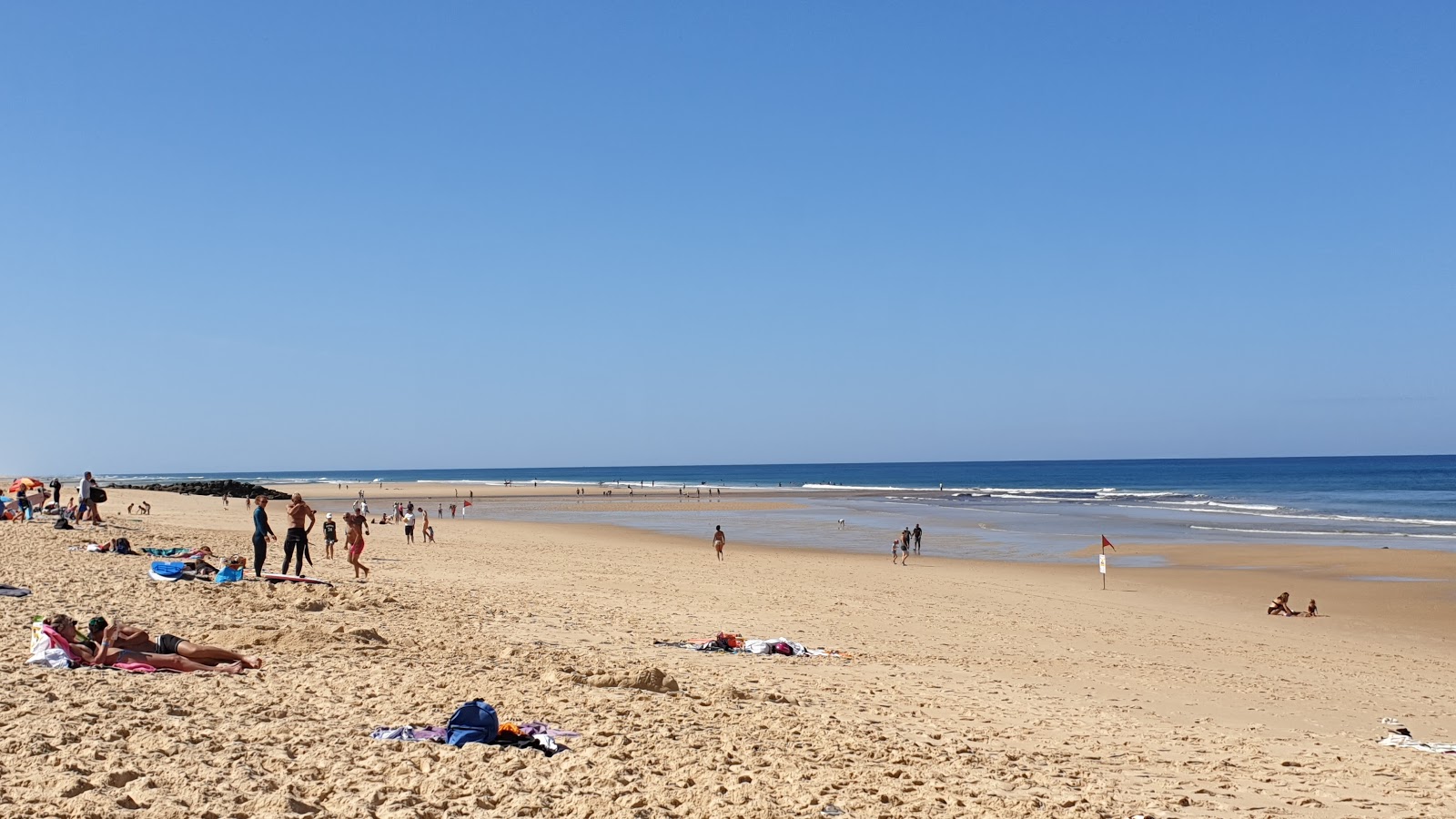 Foto di Spiaggia di Contis con parzialmente pulito livello di pulizia