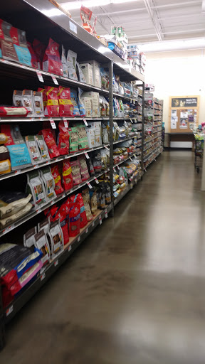 Pet Supply Store «Pet Supplies Plus», reviews and photos, 1937 FL-60, Valrico, FL 33594, USA