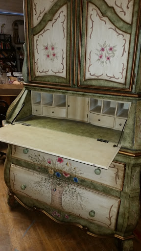 Antique Furniture Store «Useful Things Antiques & Collectibles Store», reviews and photos, 11 Crenshaw Ln, Coxs Creek, KY 40013, USA