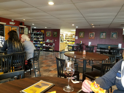 Wine Store «Vineria Wine Shop», reviews and photos, 264 Blairs Ferry Rd NE, Cedar Rapids, IA 52402, USA