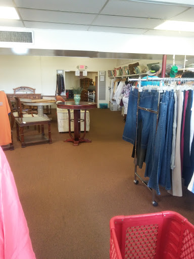 Thrift Store «Salvation Army Thrift Store», reviews and photos, 120 NW 10th St, Ocala, FL 34475, USA