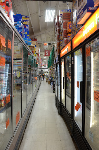 Grocery Store «THE WAREHOUSE FOOD MARKET», reviews and photos, 538 W 119th St, Chicago, IL 60628, USA