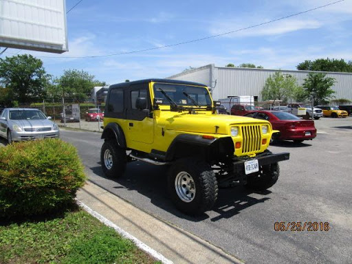 Auto Body Shop «Maaco Collision Repair & Auto Painting», reviews and photos, 827 W Pembroke Ave, Hampton, VA 23669, USA