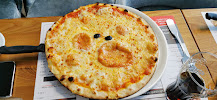Pizza du Restaurant Le Grillon à Saint-Marcellin - n°1