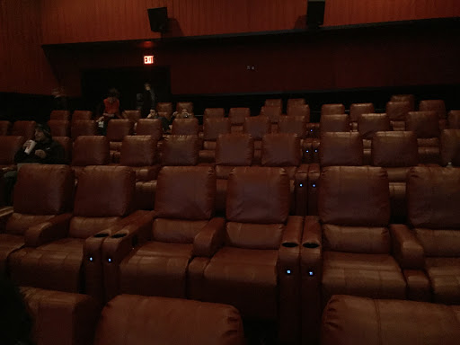 Movie Theater «AMC Bay Terrace 6», reviews and photos, 211-01 26th Ave, Bayside, NY 11360, USA