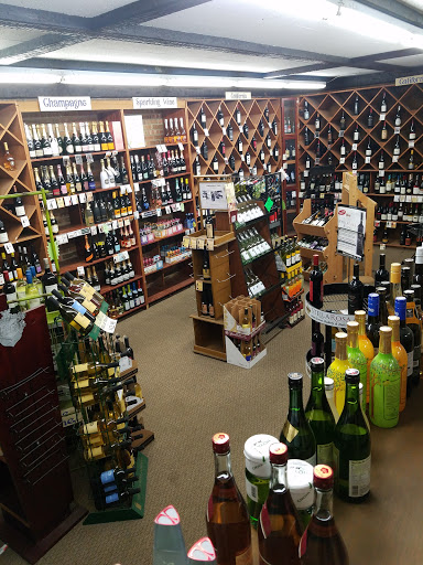 Liquor Store «Huckleberry Liquor Beer & Wine Store», reviews and photos, 2872 Washtenaw Ave, Ypsilanti, MI 48197, USA
