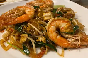 Pad Thai and Fried Mussels image