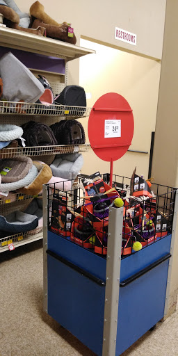 Pet Supply Store «PetSmart», reviews and photos, 1671 E Market St, Harrisonburg, VA 22801, USA