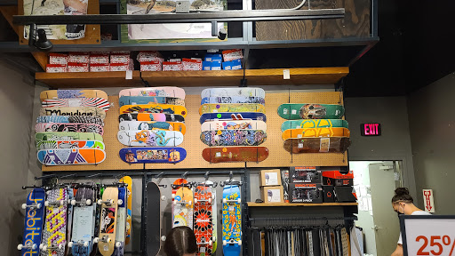 Clothing Store «Zumiez», reviews and photos, 3401 Dale Rd #247b, Modesto, CA 95356, USA