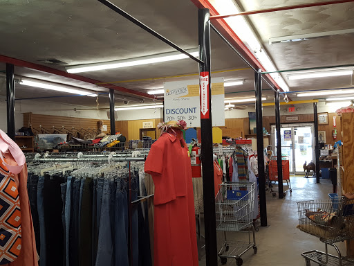 Thrift Store «Lighthouse Ministries Thrift», reviews and photos, 2410 W Baker St, Plant City, FL 33563, USA