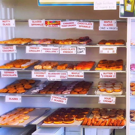 Donut Shop «Apple Fritter Donut Shop», reviews and photos, 741 E 9 Mile Rd, Ferndale, MI 48220, USA