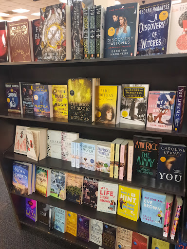 Book Store «Books-A-Million», reviews and photos, 195 Fox Valley Center A1, Aurora, IL 60504, USA