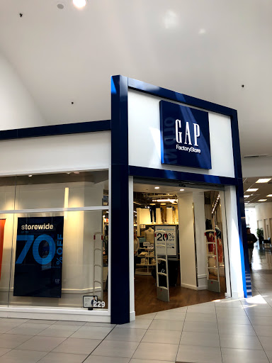 Clothing Store «Gap Outlet», reviews and photos, 1600 Saratoga Ave, San Jose, CA 95129, USA