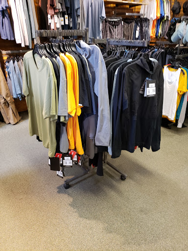 Camping Store «REI», reviews and photos, 200 Ridge Pike #115, Conshohocken, PA 19428, USA