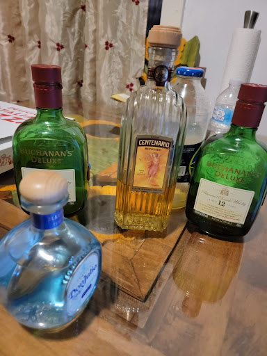 Liquor Store «El Valle Food & Liquors», reviews and photos, 2024 S Leavitt St, Chicago, IL 60608, USA