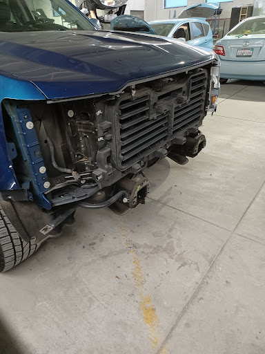 Auto Body Shop «Unicar Auto Body», reviews and photos, 1685 E Walnut St, Pasadena, CA 91106, USA