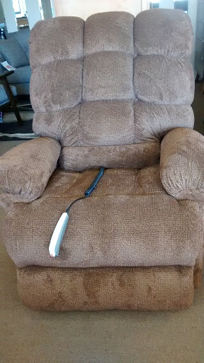 Furniture Store «Jeff Jones Furniture On Consignment», reviews and photos, 803 3rd Ave SE, Cedar Rapids, IA 52403, USA