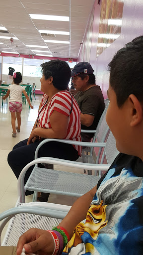 Shopping Mall «Meadowdale Shopping Center», reviews and photos, 100 W Mall Dr, Carpentersville, IL 60110, USA