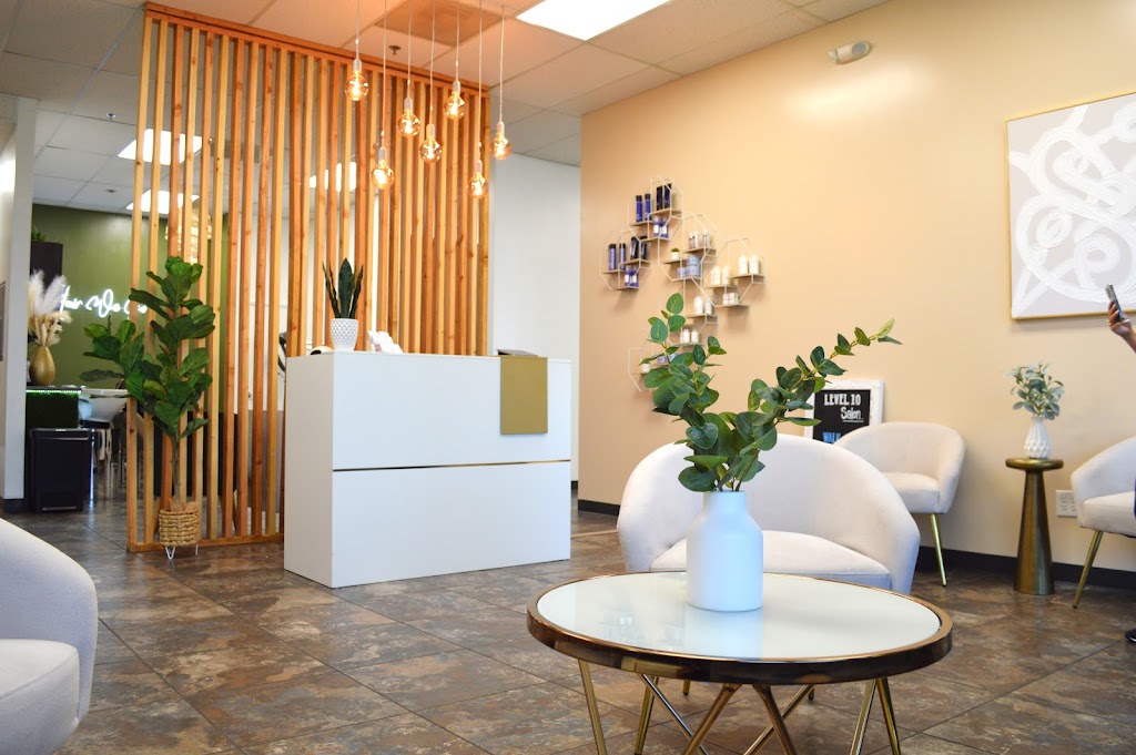 Level 10 Beauty Room 95825