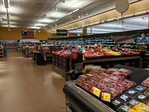 Grocery Store «Super Stop & Shop», reviews and photos, 200 New Hartford Rd, Winsted, CT 06098, USA