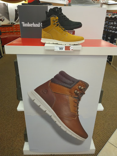 Shoe Store «Famous Footwear», reviews and photos, 518 N Milwaukee St, Boise, ID 83704, USA