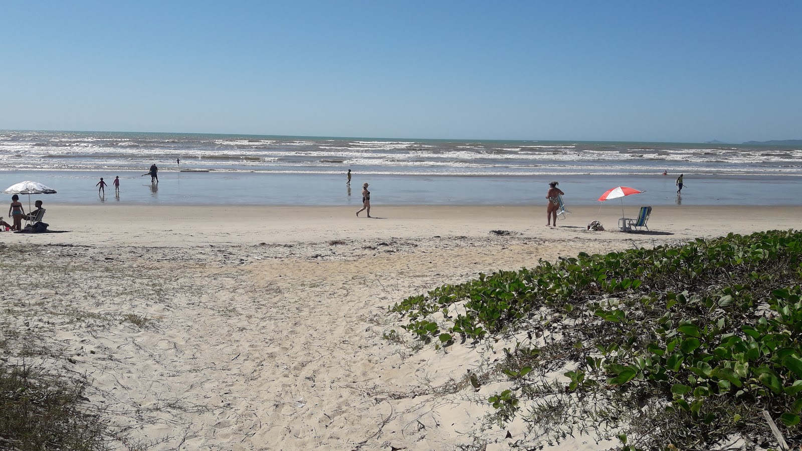 Foto von Praia do Unamar annehmlichkeitenbereich
