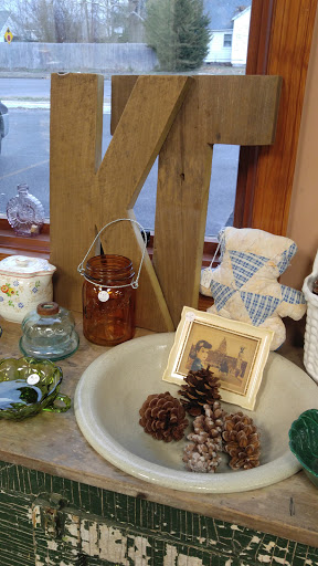 Grocery Store «Troutt Old Time General Store And Market», reviews and photos, 433 N 4th St, Paducah, KY 42001, USA