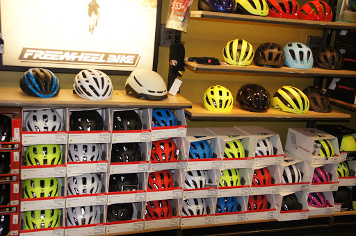 Bicycle Store «Freewheel Bike Eden Prairie», reviews and photos, 12910 Plaza Dr, Eden Prairie, MN 55344, USA