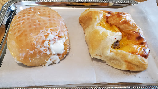 Donut Shop «Good Things Donuts», reviews and photos, 625 Eglin Pkwy NE, Fort Walton Beach, FL 32547, USA