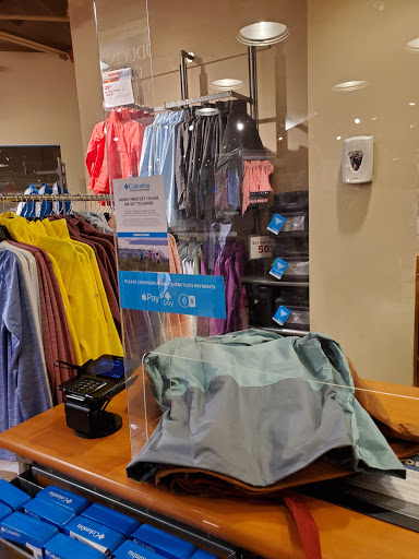 Sportswear Store «Columbia Sportswear Outlet Store - Prime Outlets in Ellenton», reviews and photos, 5661 Factory Shops Blvd #470, Ellenton, FL 34222, USA