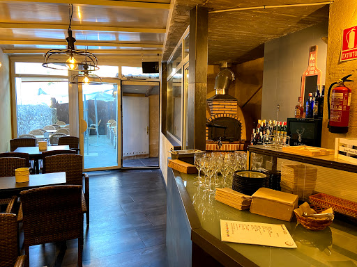 Restaurante - Bar MISI // la biblioteca en Aguilar de Campoo