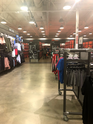 Sporting Goods Store «Nike Factory Store», reviews and photos, 5195 Factory Shops Blvd, Ellenton, FL 34222, USA
