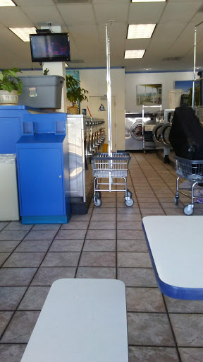 Laundromat «College Laundry», reviews and photos, 4756 N Pershing Ave, Stockton, CA 95207, USA