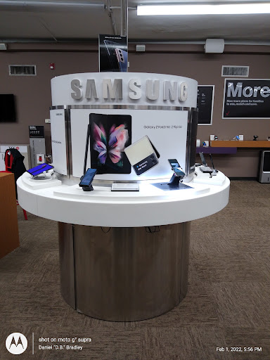 Cell Phone Store «Verizon Authorized Retailer, TCC», reviews and photos, 625 West Chester Pike, Havertown, PA 19083, USA