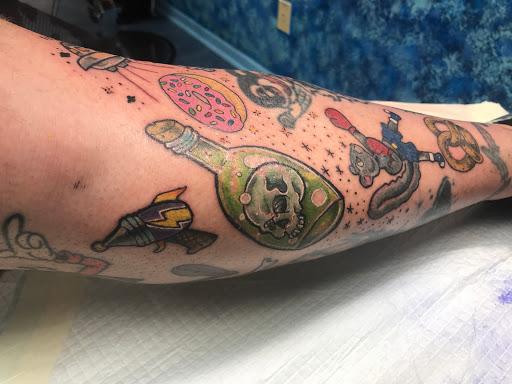 Tattoo Shop «Studio Inc Ronin Tattoo», reviews and photos, 1161 N Farnsworth Ave, Aurora, IL 60505, USA