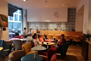 JAT' Cafe. image