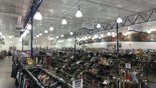 Thrift Store «Goodwill Brandon Superstore», reviews and photos, 1106 E Brandon Blvd, Brandon, FL 33511, USA