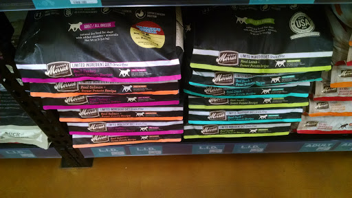 Pet Supply Store «Centinela Feed & Pet Supplies», reviews and photos, 18553 Devonshire St, Northridge, CA 91324, USA