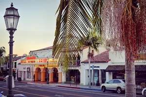 Beachside Inn image