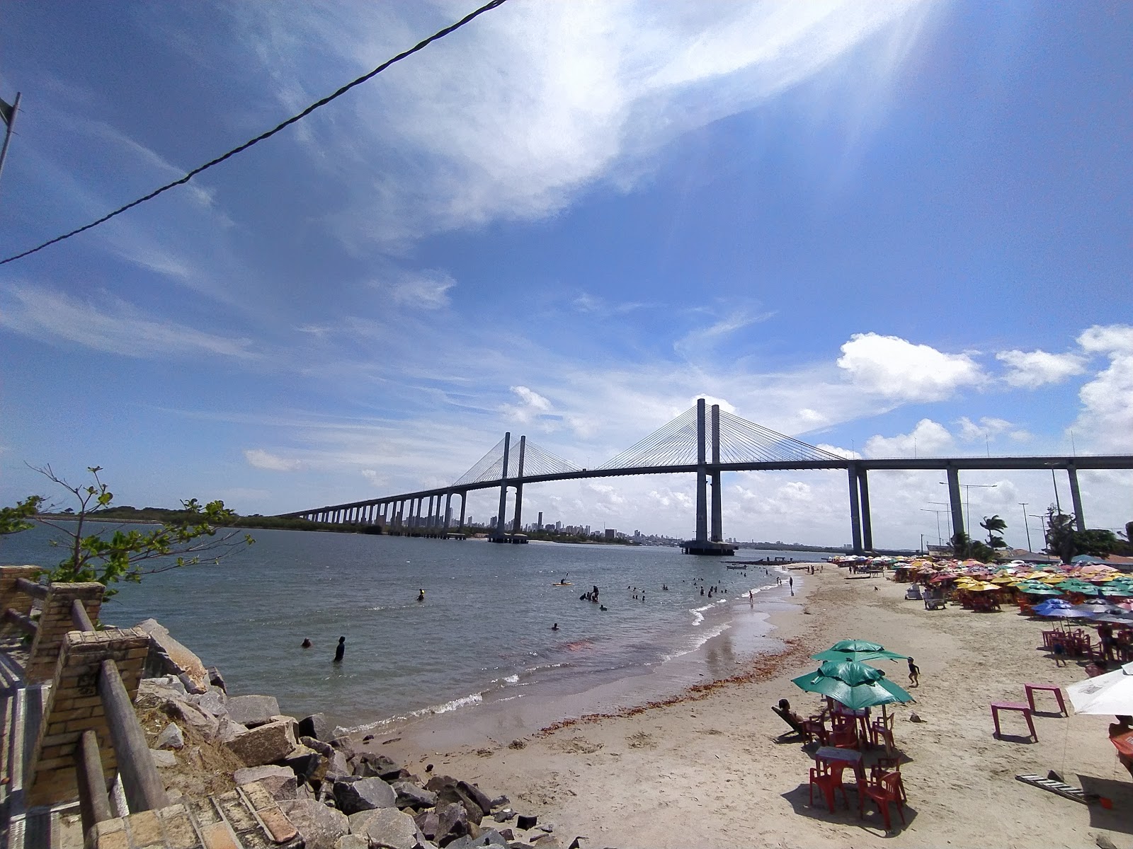 Foto van Praia da Redinha met turquoise water oppervlakte