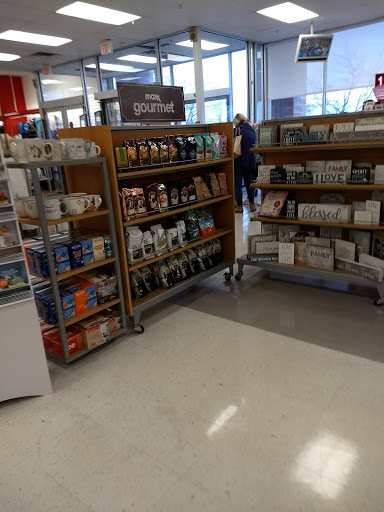 Department Store «T.J. Maxx», reviews and photos, 8510 N Evanston Ave, Kansas City, MO 64157, USA