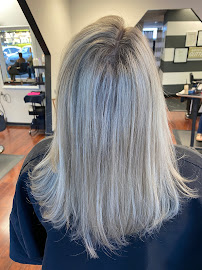 Rachel Chevere/Salon 1203 - Photo 4 - Car repair in Clearwater, FL, Clearwater